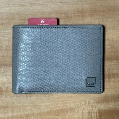 TUMI Monaco Bifold Geldbörse Grau Leder Unisex Made in Italy Neu mit...