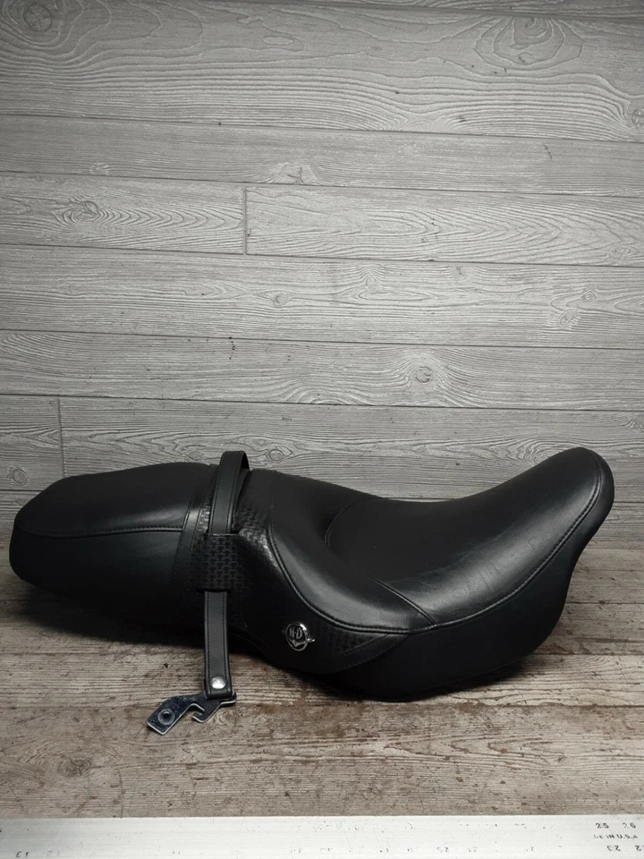 2017 13-17 Harley Davidson Road Glide Seat 23672 RDW-92/61-0067 OEM TOURING - Image 2 of 4