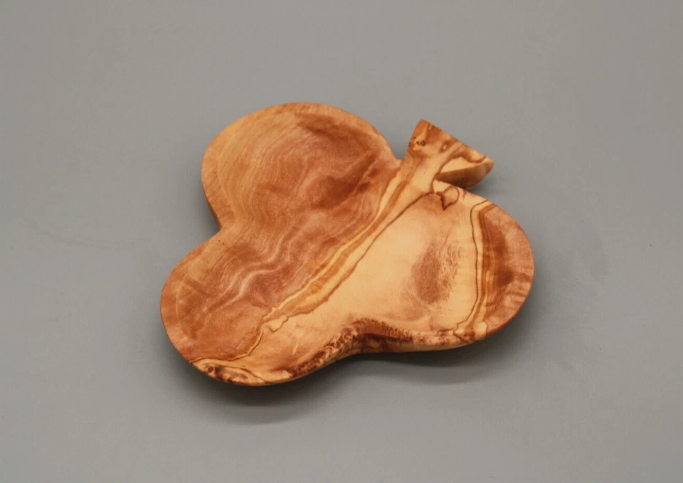 Teller " TREFLE” | L. 14 cm | aus Olivenholz | Handmade