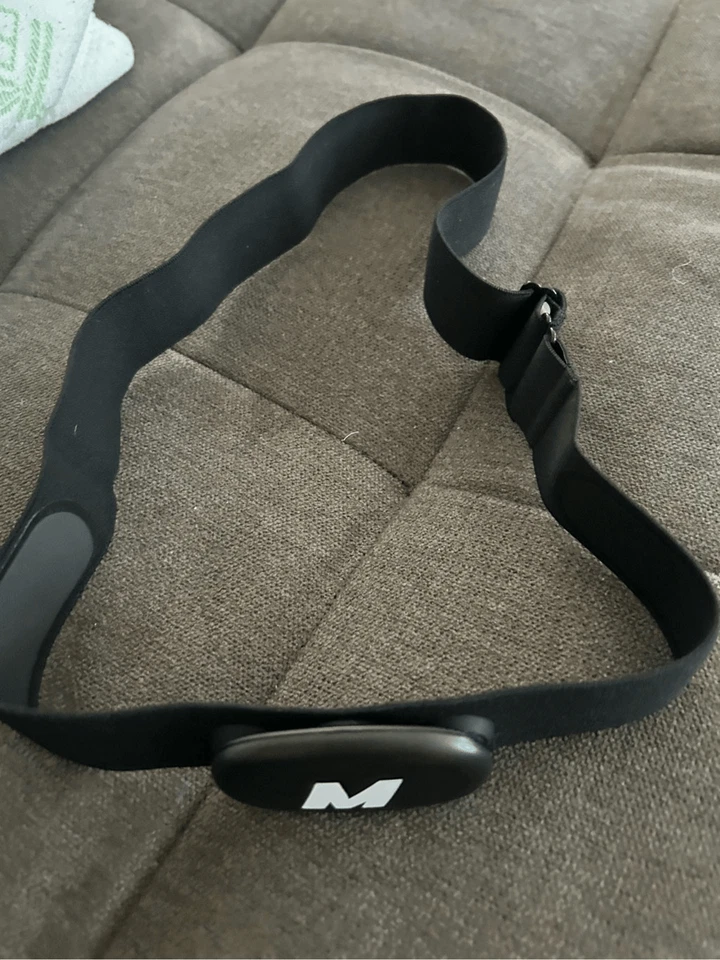 Monitor de ritmo cardíaco Lululemon Studio Mirror Foto 4 de 4