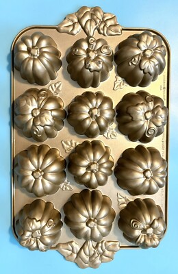 Nordic Ware Pumpkin Patch Pan 6 Cup Used Fall Halloween