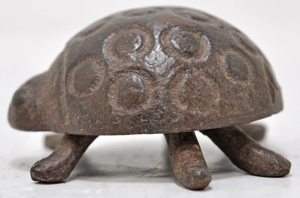 Estatuilla de insecto escarabajo pequeño de hierro de colección original antigua grabada a mano Foto 4 de 4