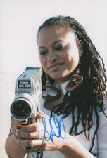 Ava DuVernay Autogramm signed 20x30 cm Bild