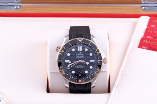 OMEGA Seamaster 300M Black Sedna Gold/Steel Box/Cards 42mm 210...
