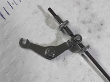 Bilancino freno posteriore. Per bicicletta freni ha bachetta interni al telaio