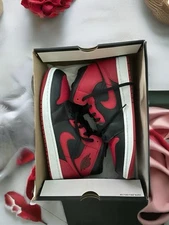 Air Jordan 1 Mid Bred Colorway Size 9.5 Unworn And Unused Still Great Condition!