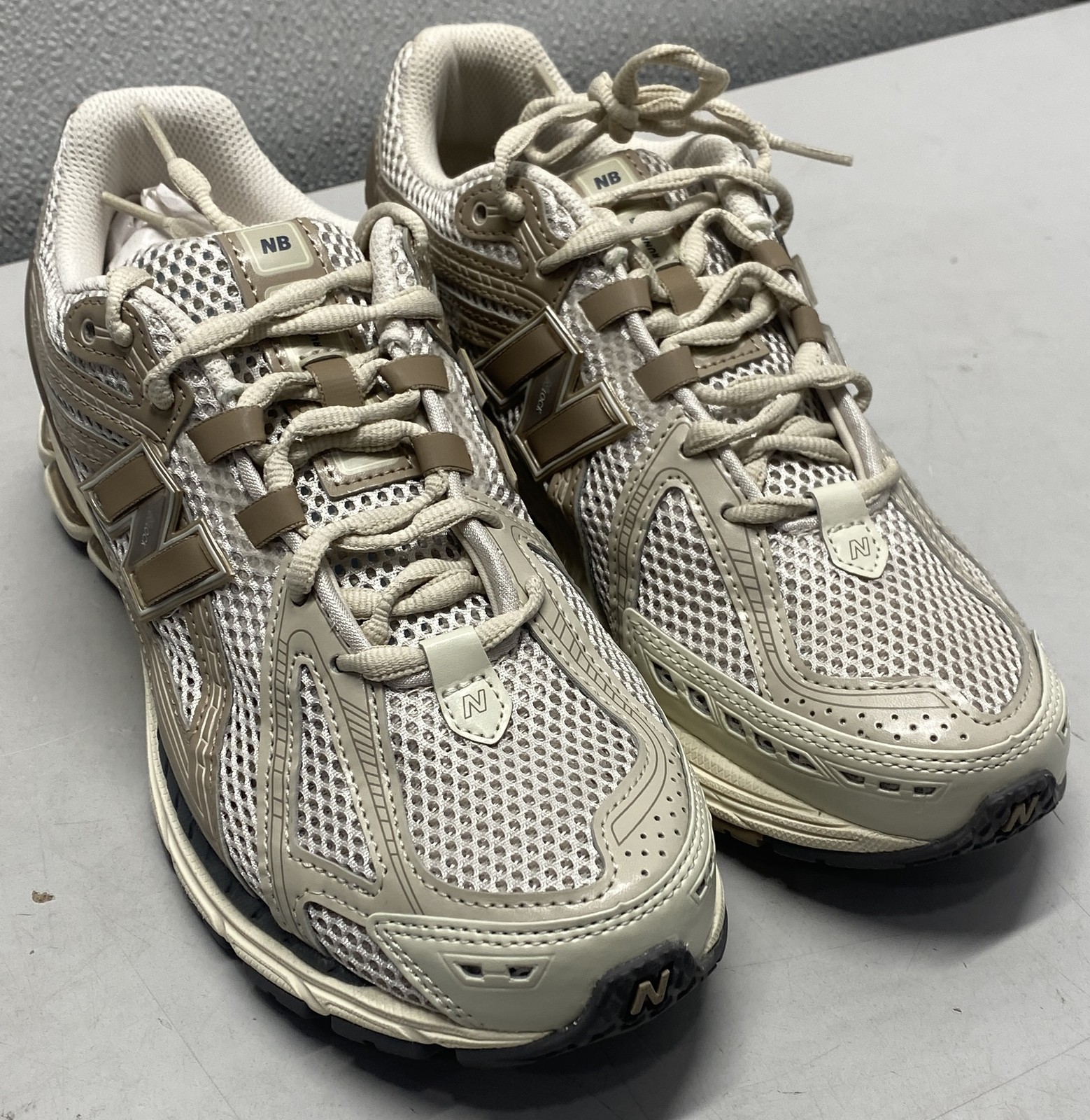 New Balance 1906R Unisex Size M8.5/ W10 Beige/Cream Mesh Cushioned Running Shoe