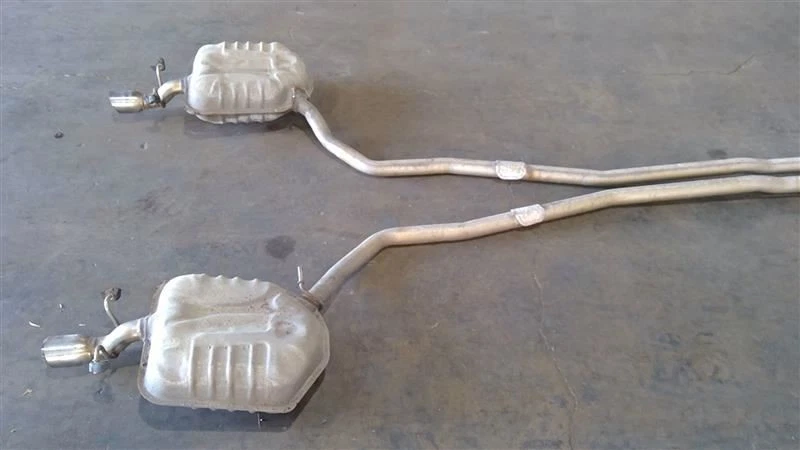 Conjunto de silenciador de escape Cadillac STS 2008-2011 con resonador y tubo de escape OEM Foto 4 de 4