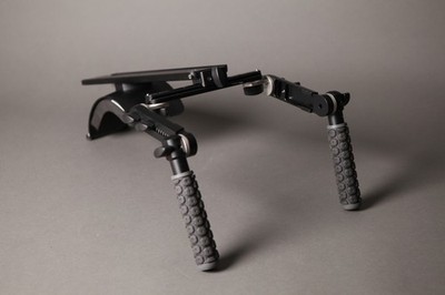 Wooden Camera Shoulder Rig V3