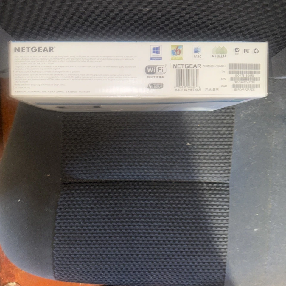 NETGEAR N300 Wireless Gigabit ADSL2+ Modem Router DNG2200 - LIKE NEW! - Image 3 of 4