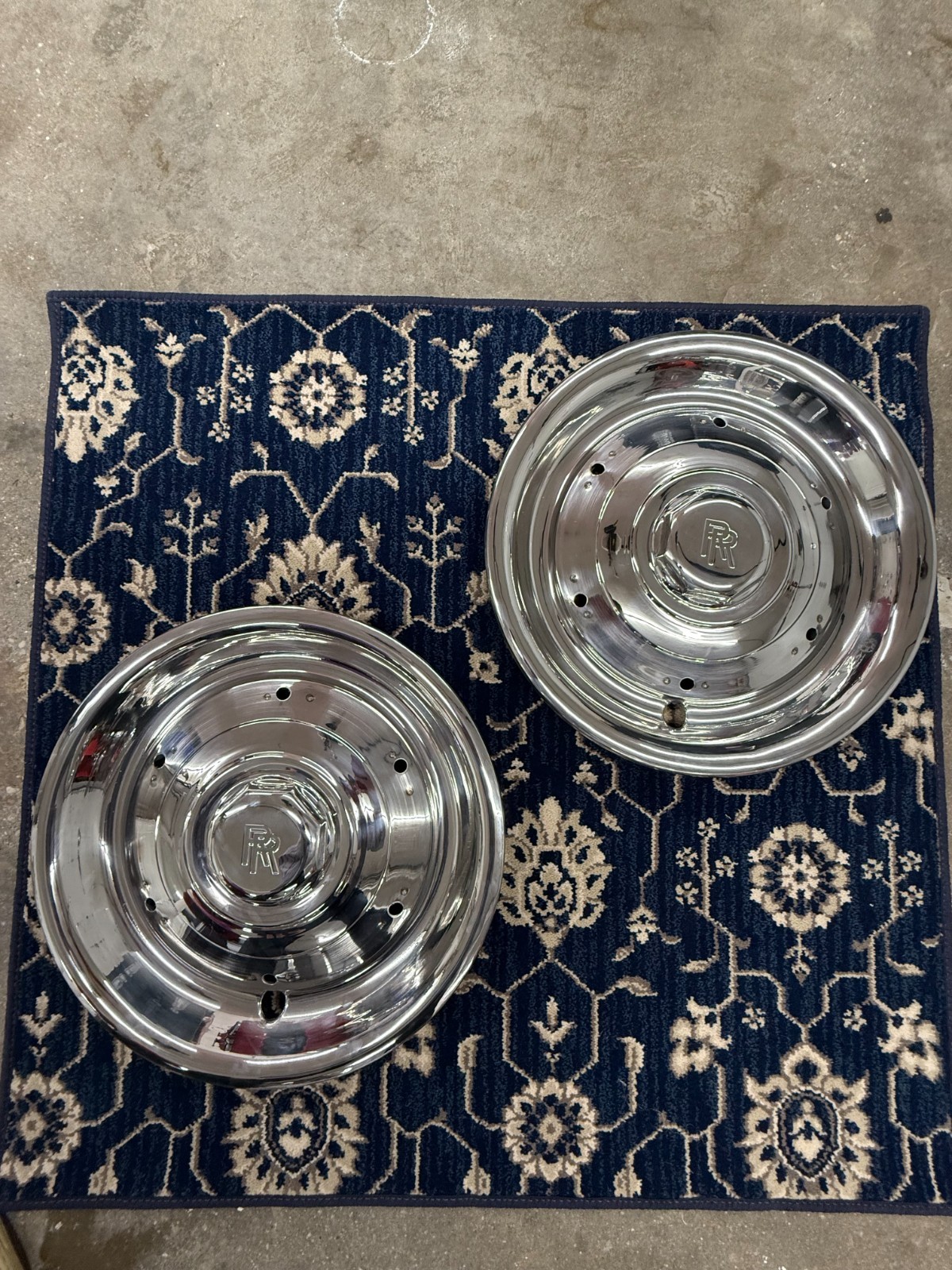 Rolls Royce Silver Cloud wheel cover, hub caps hubcaps OEM