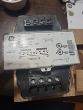 Trasformatore industriale General Electric 9T58K0050 scatola danni acqua e fondo ruggine