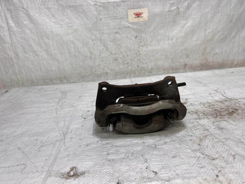 Pinza de freno delantera derecha lado del pasajero Mazda 3 2014-2018 OEM Foto 4 de 4