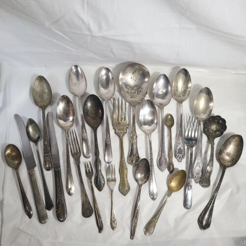 Lot of 24 Silver Plate Serving Spoons, knives, forks, IS,... - Afbeelding 1 van 7