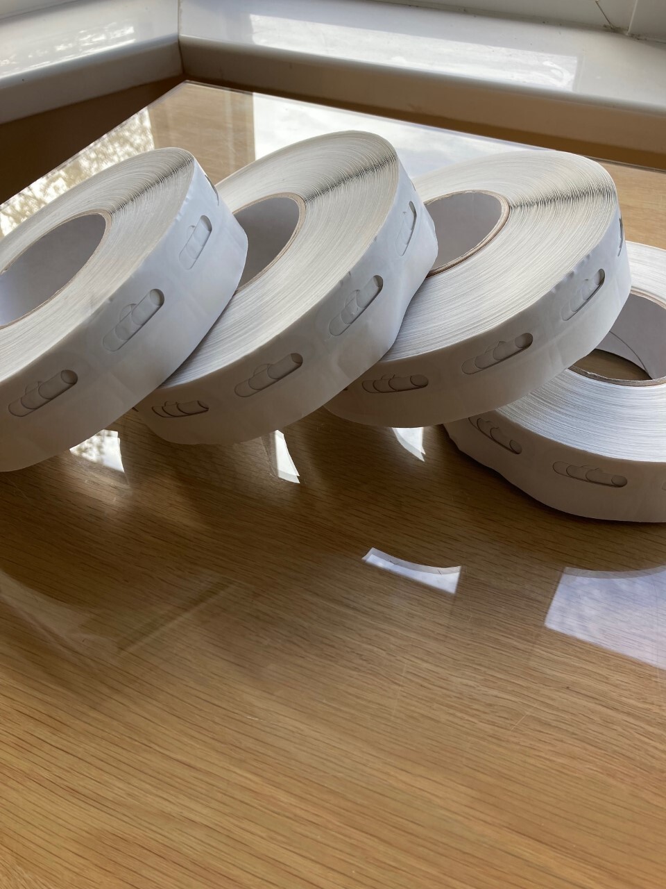 1000 X STRONG SELF ADHESIVE EURO HOOK SLOT STICKY PLASTIC HANGER