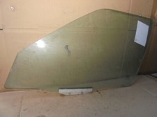 DAEWOO ESPERO 1995 NEARSDIE PASSENGERS SIDE FRONT GLASS