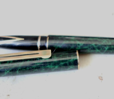 Stylo Plume Sheaffer Targa Laque Red Ronce - Plume En Or Massif 18 Carats, Occasion