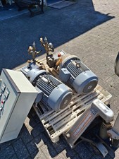 Hochdruckreiniger mit 2 Speckkolbenpumpen und Schaltkasten