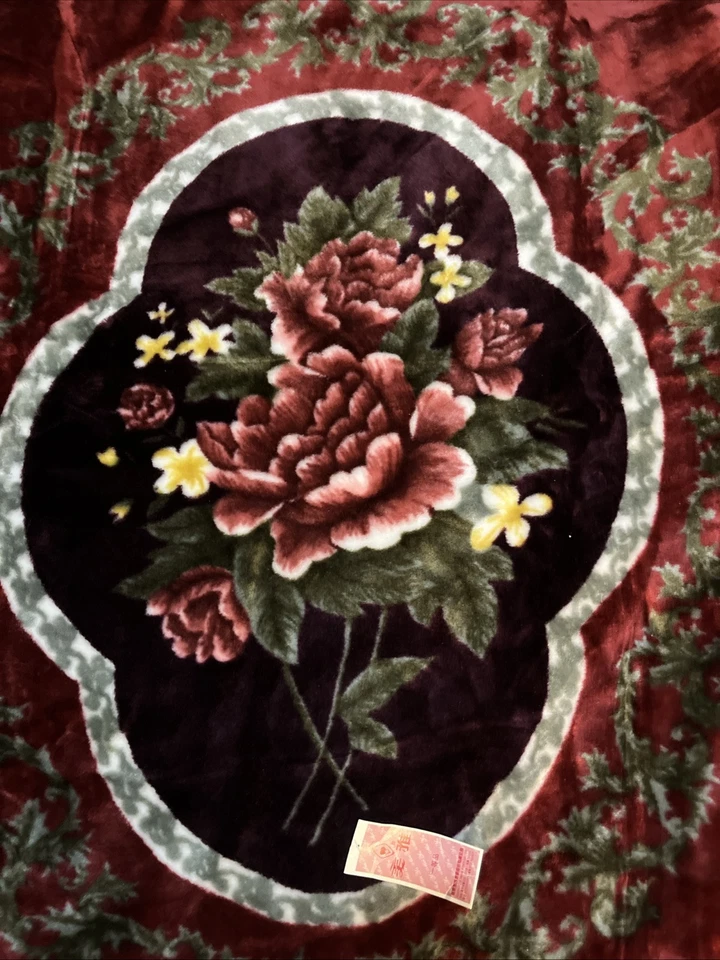 Rare VinT Mink Style Acrylic Chinese double sidedBlanket Red Rose Heavy180x230cm - Image 2 of 4