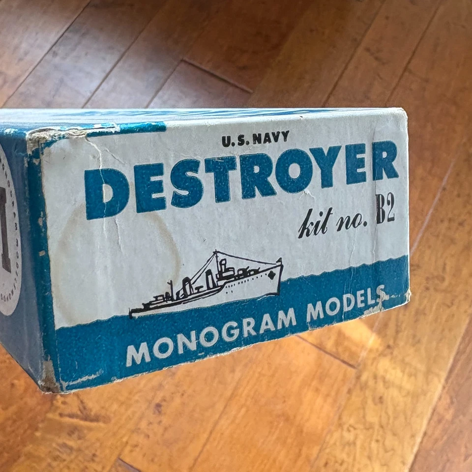 Antique 1945 Monogram U.S. Navy Destroyer 610 U.S.S. Model Kit Partially Built - Image 4 of 4