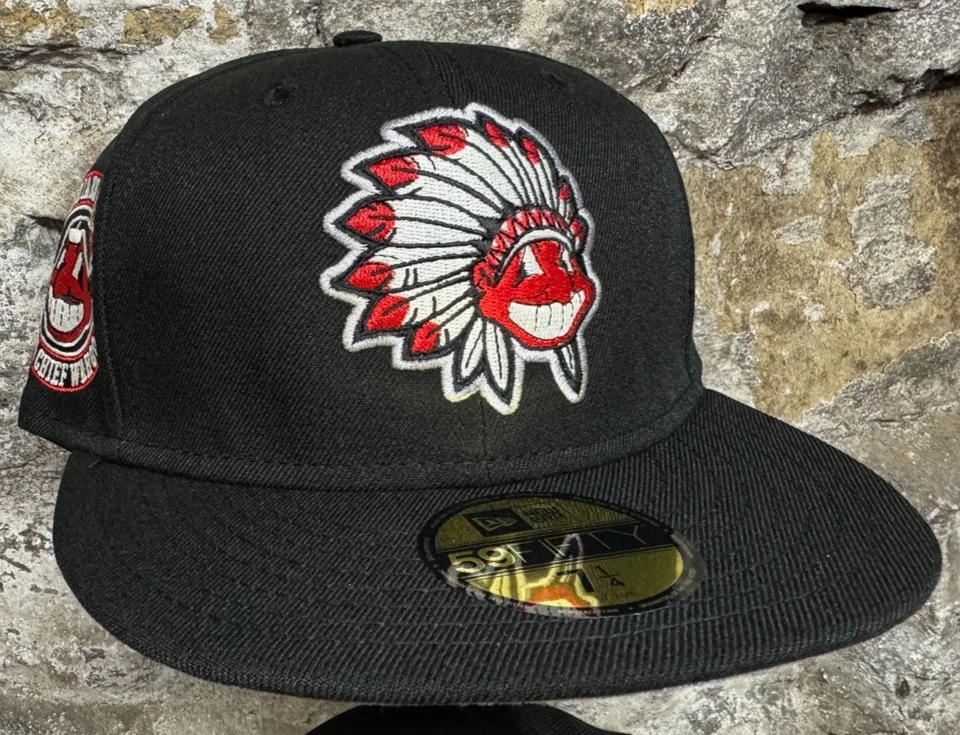 Cocar Cleveland Indians Wahoo Feather New Era ajustado clube 59Fifty autêntico - Imagem 4 de 4