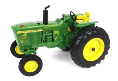 ERTL - JOHN DEERE 3020 Wide Front - 1/16 - ERT45911