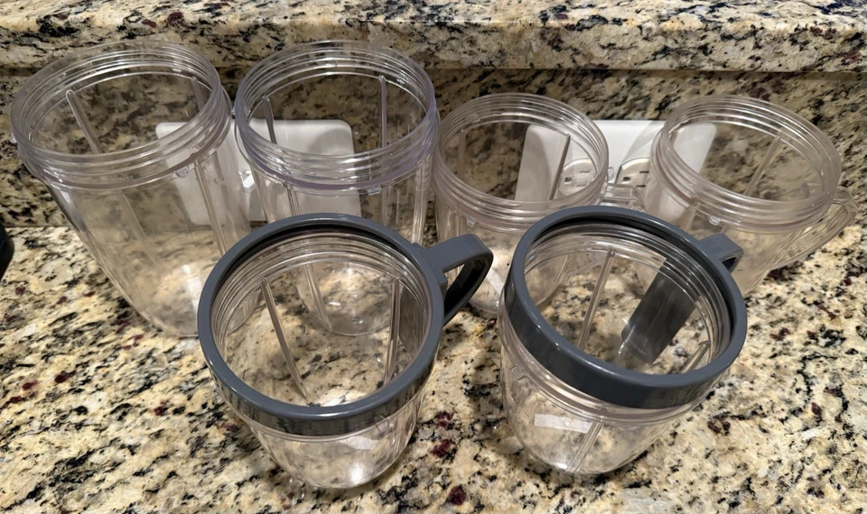 Nutribullet Lote de Tazas Originales (2) 24 oz (1) 18 oz con Tapa Mango Caño Usado Foto 3 de 4