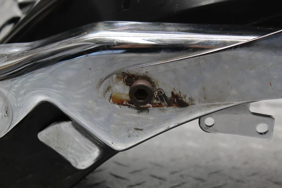 2007 Honda Shadow Spirit 750 VT750DC PARA-LAMA TRASEIRO COM ENCOSTO E LANTERNA TRASEIRA - Imagem 3 de 4