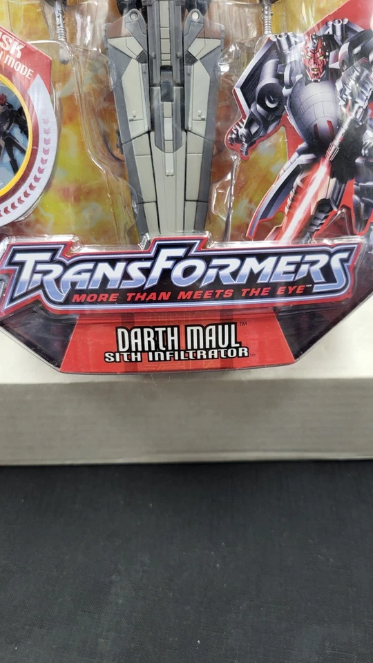 NIB 2005 DARTH MAUL SITH INFILTRATOR TRANSFORMERS STAR WARS ACTION FIGURE - Image 4 of 4