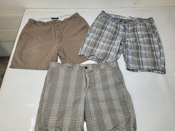 shorts lot of 3 men's Casual golf  shorts 3 pack size 36 / we2920 r1 t11-image