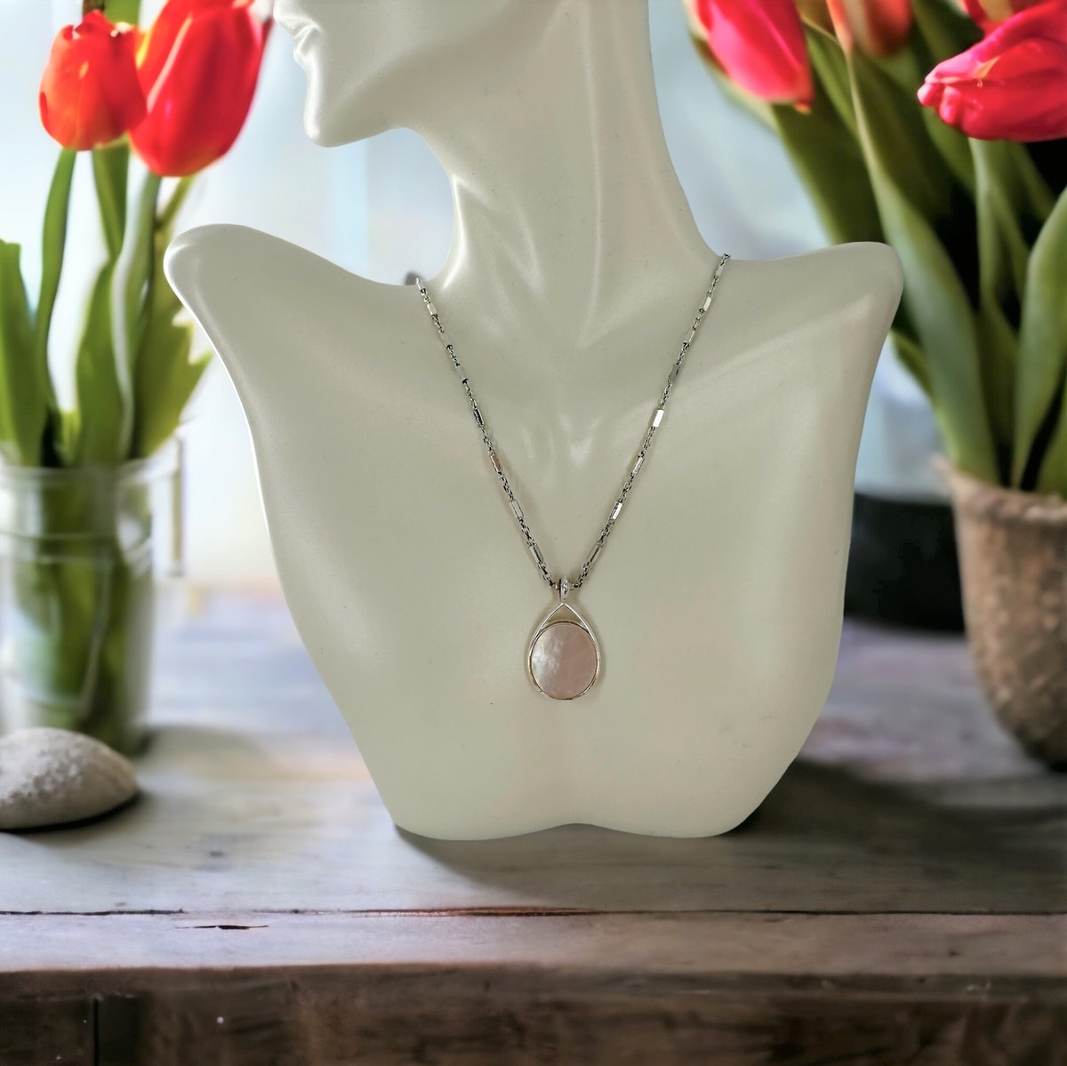 STELLA DOT Aurelia Mother of Pearl Silver Pendent Necklace