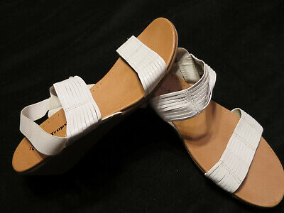 new Bare Traps Women's platform Serita Wedge toe Sandals tan size 10 M   8.5 M