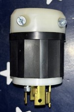 Leviton 2711 Grounding Locking Plug End 30A-125/250V 3-Pole 4-Wire L14-30P