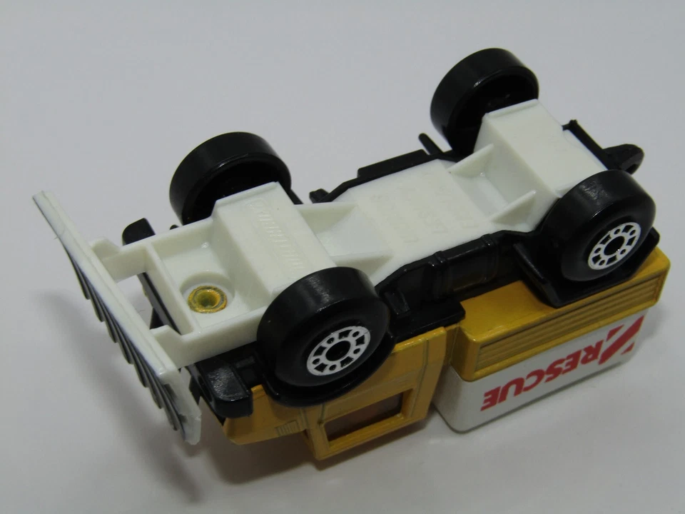 Matchbox Superfast No 48 Unimog Yellow Very Rare WHITE SHOVEL Mint UB - Image 4 of 4