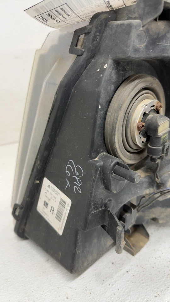 Faro lado pasajero Chevy Tahoe 07 Foto 3 de 4