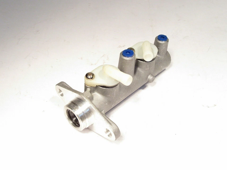 Cilindro maestro de freno para Mitsubishi Mirage Plymouth Colt & Eagle Summit Foto 2 de 2