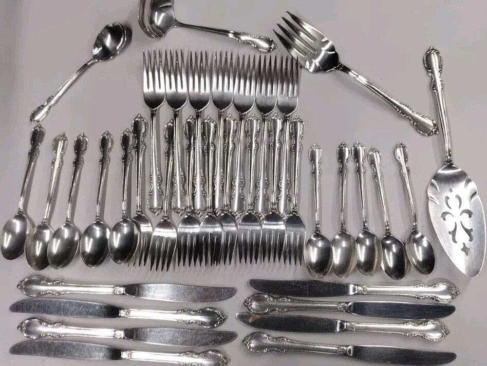 International 1847 Rogers Bros Reflection 37PC Silverplate