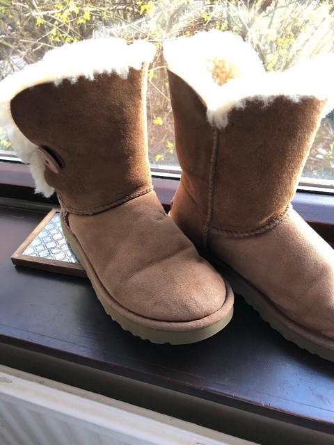 ugg boots size 5