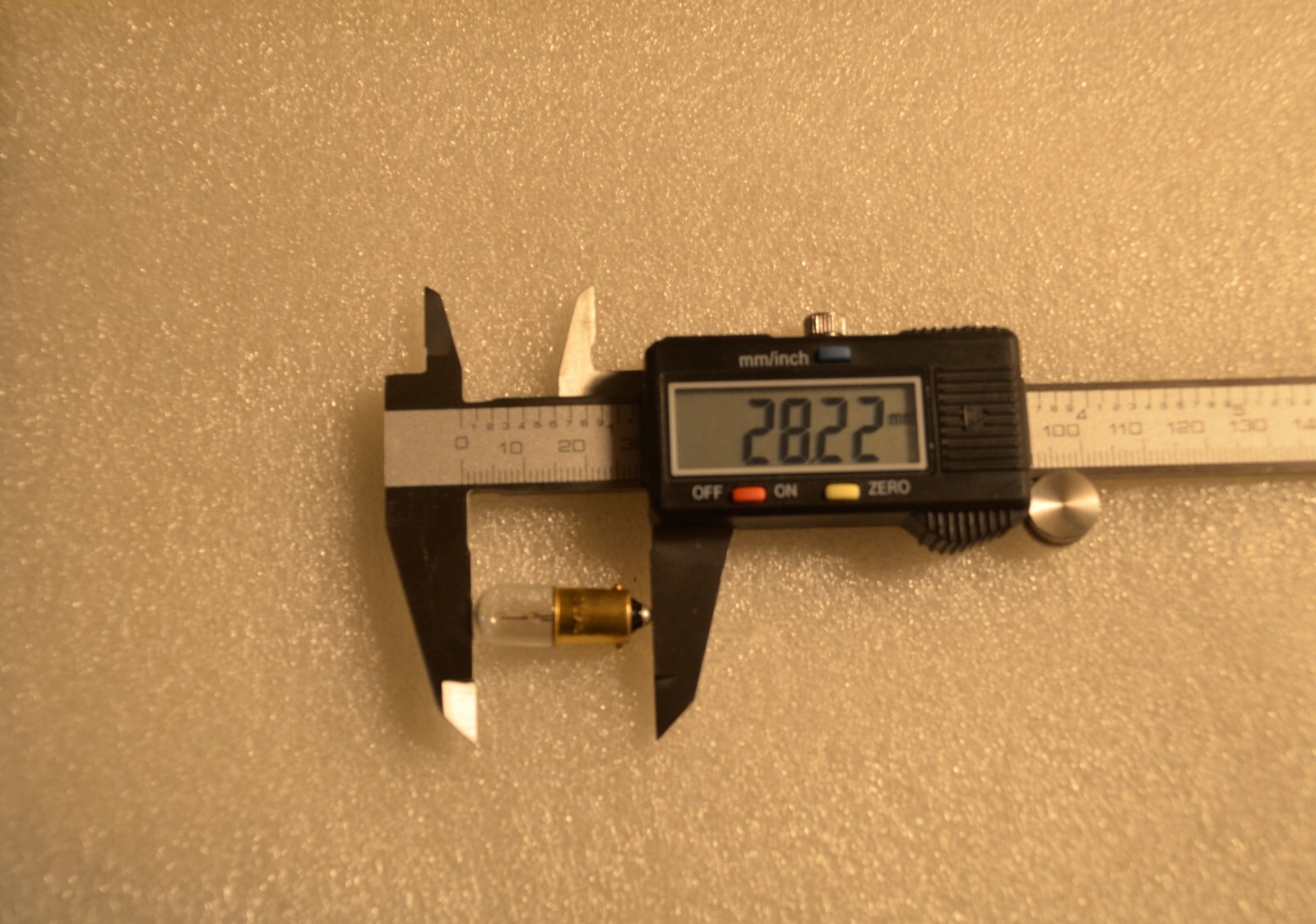 (3) BAYONET #1847 INCANDESCENT LAMPS/ Hammarlund HQ-129-X, HQ-170 & HQ-180 BULBS