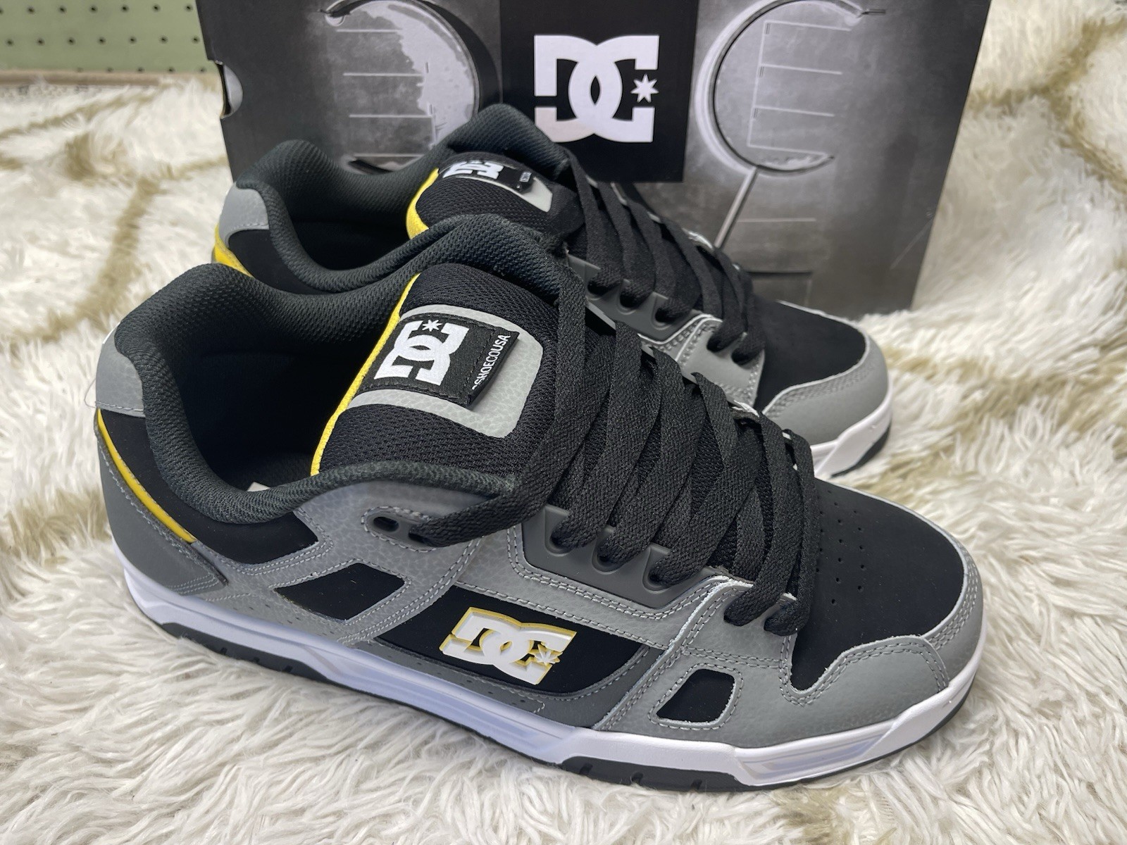 🧡*NIB*DC Stag Casual Low Top Skate Shoes Men's Size 12 - Gray/Yellow Fast Ship!
