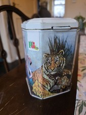 Vintage 1986 Limited Edition WWF PG Tips Metal Tea Caddy/Tin