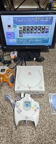 Sega Dreamcast Console BUNDLE W/ 2 cont. , 1 VMU, 1 Game, 1 Rumble Pak. RD DESC.