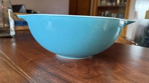 Vintage Pyrex 444 Turquoise/Teal Cinderella Bowl 4 QT Glass - Mixing Spouts