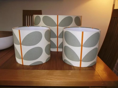 Lampenschirm Handarbeit in Orla Kiely zweifarbiger Stiel warm grau Stoff - Bild 2 von 6