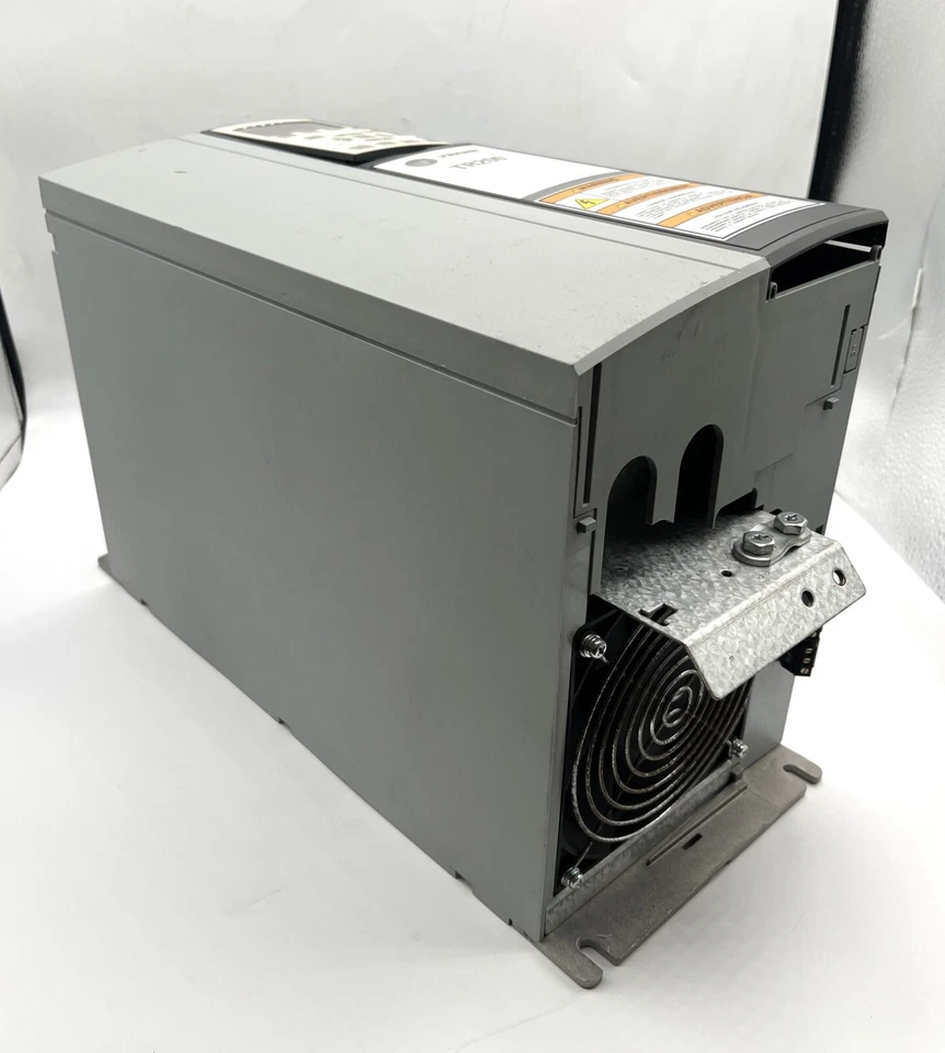 Trane / TR200 / TR-200P15KT4E20H2 / 380-480V / 20HP / Variable Frequency Drive - Image 4 of 4