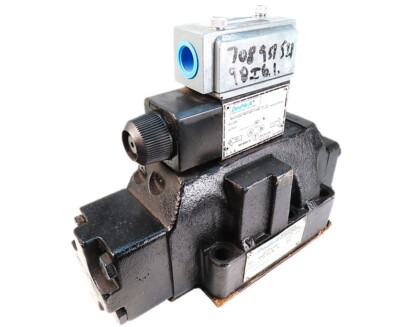 Eaton Vickers  525566 QJ8C10A1ETSP QJ3C10B1TSP  Double A Control Valve  NEW