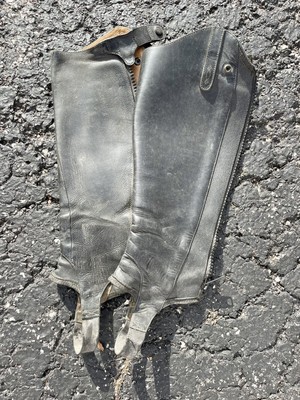 Ariat Congington Half Chaps. Size XSM. Used but in great condition.