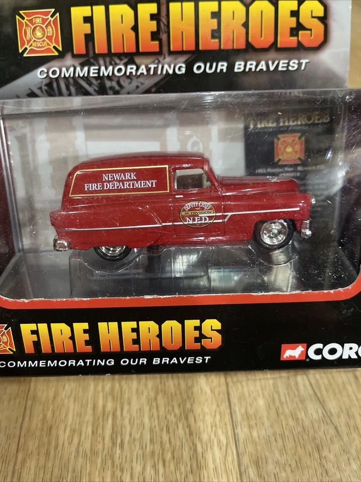 2001 CORGI FIRE HEROES 1953 PONTIAC VAN  Deputy Chief NEWARK FIRE DEPT New - Image 2 of 4