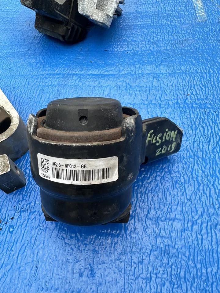 Крепление двигателя и коробки передач 2013-2020 для гибридного Ford Fusion SSV 2,0 л - Изображение 4 из 4