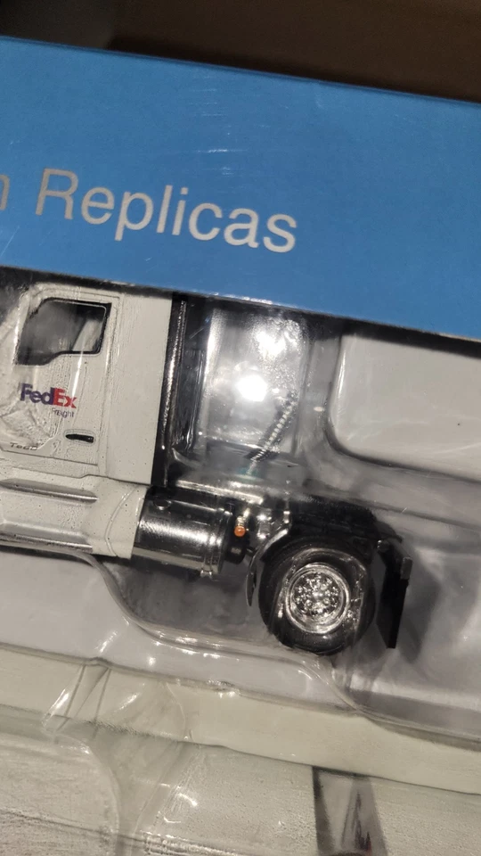 Tonkin Replicas 1:53 FedEx  Trailer Collectible Scale New  - Image 4 of 4